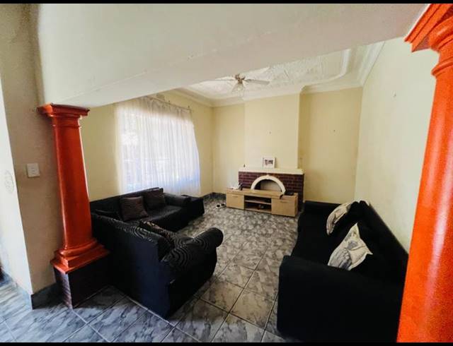 4 BEDROOM HOUSE FOR SALE IN FOREST HILL